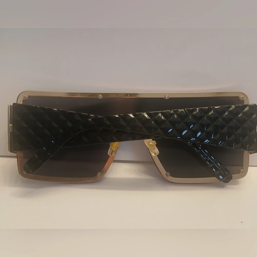 NWOT - Women's Oversized Square Black Sunglasses With Case